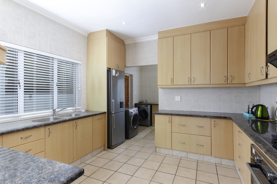 5 Bedroom Property for Sale in Dennegeur Western Cape